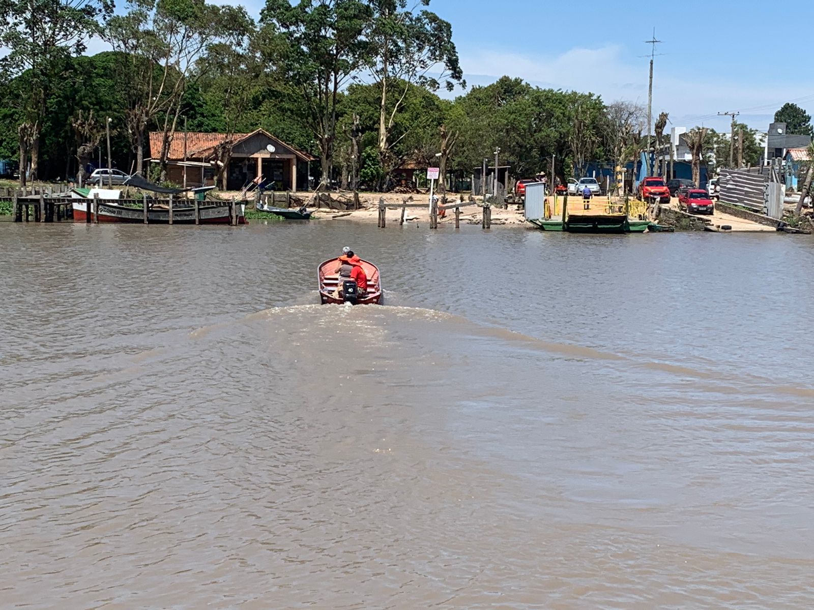 Prefeitura de Arambaré diz que busca adequações em balsa interditada