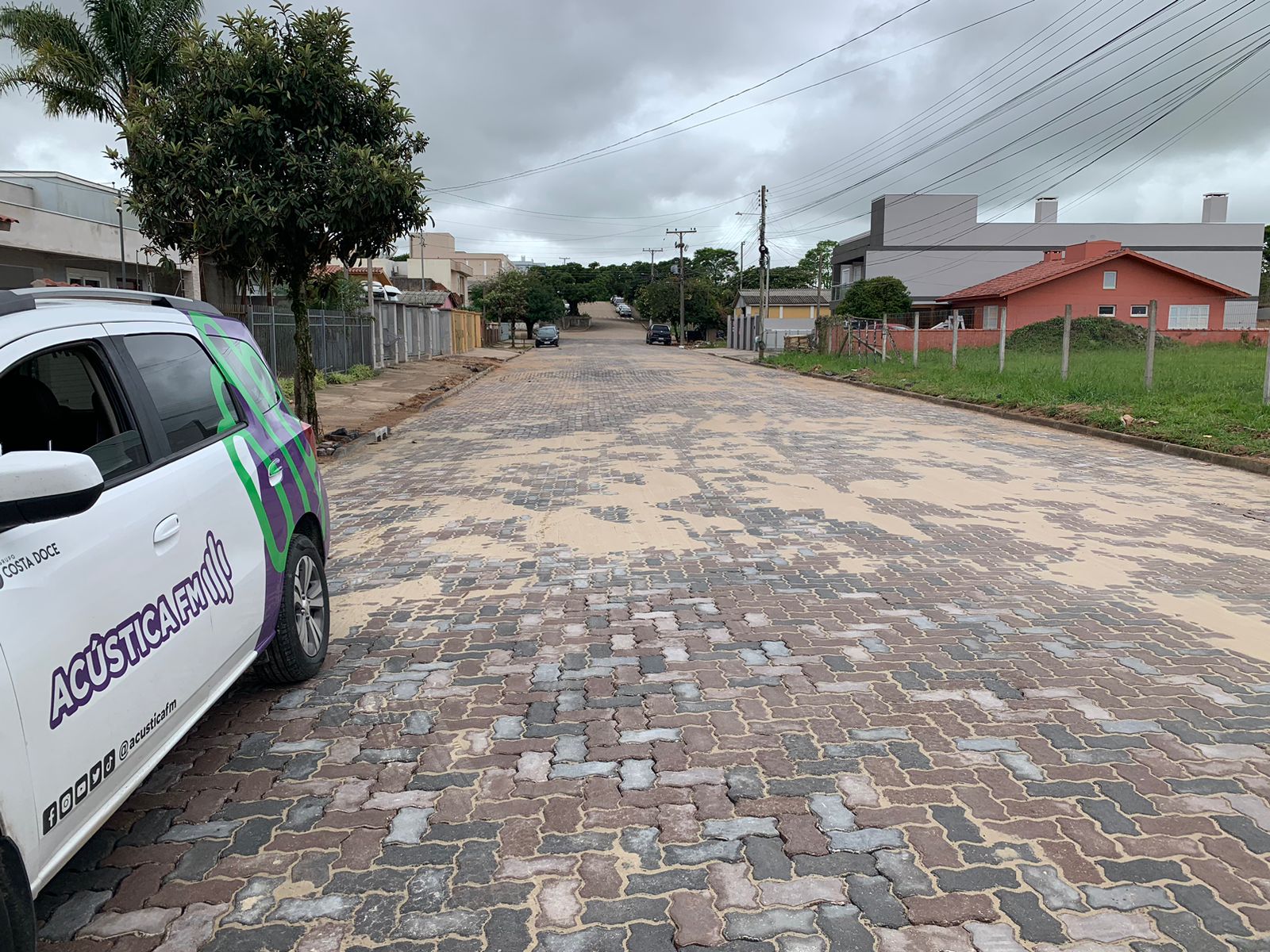 Concluída obra de calçamento na "rua da APAE" em Camaquã