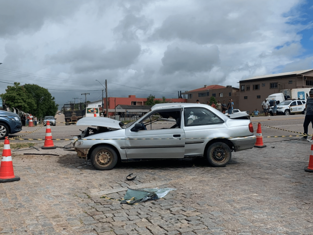 Vítima de acidente entre carro e dois caminhões é velada em Cristal