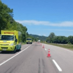 Acidente entre dois caminhões deixa trânsito em meia pista na BR-116 em São Lourenço do Sul