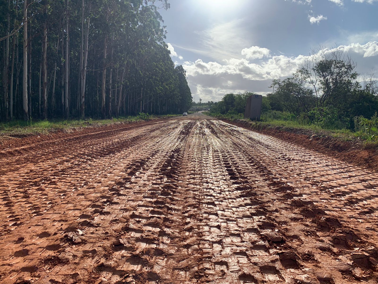 Obras de compactação do solo ganham ritmo no Distrito Industrial de Camaquã