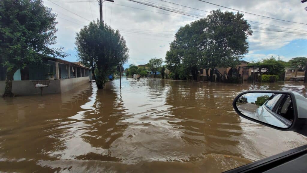 Volume de chuva ultrapassa os 70mm em menos de uma hora em Camaquã