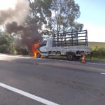 Caminhão pega fogo na BR-116 em São Lourenço do Sul