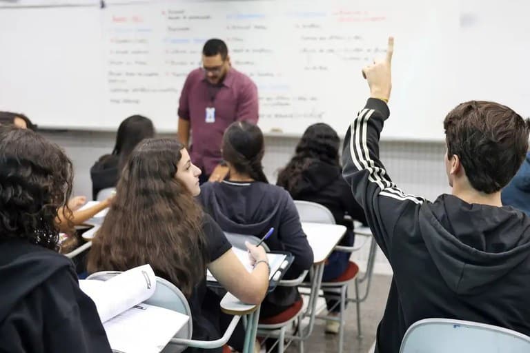 Pé-de-Meia Licenciaturas beneficiará universitários com bolsa de R$ 1.050,00