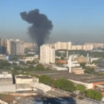 Avião de pequeno porte cai sobre veículos em avenida da zona oeste de São Paulo