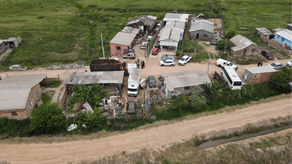 Operação em Camaquã resulta na apreensão de mais de 30 toneladas de veículos irregulares