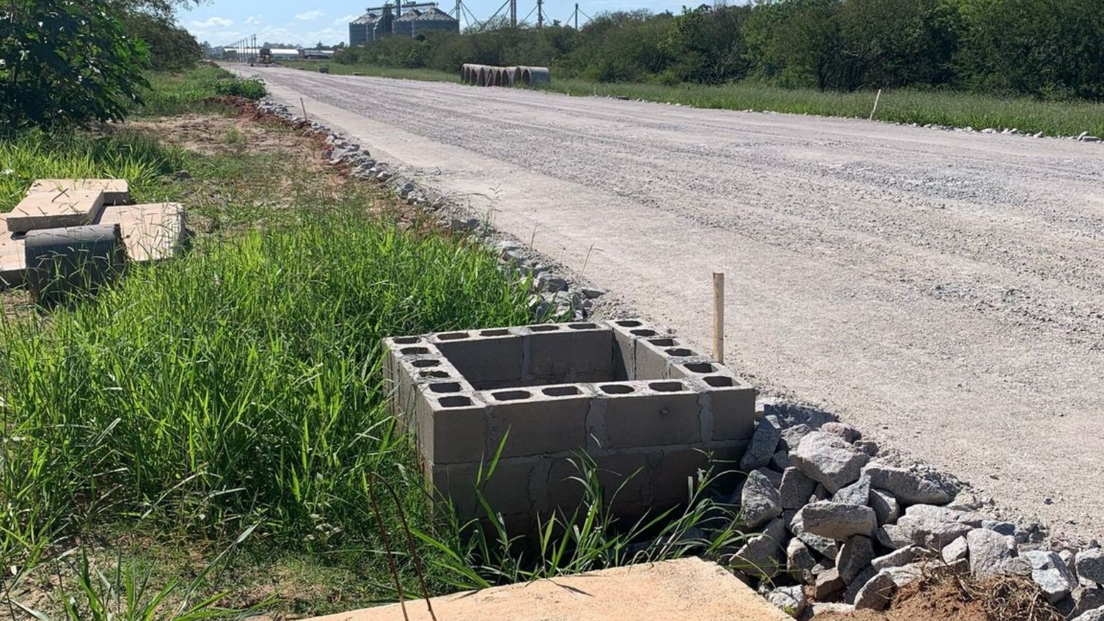 Obras para pavimentação asfáltica continuam no Distrito Industrial