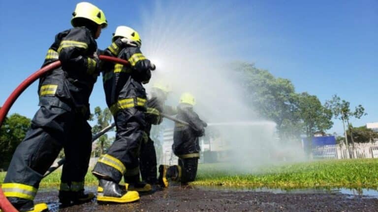 Concurso Público dos Bombeiros tem 400 vagas abertas e salário de quase R$ 6 mil