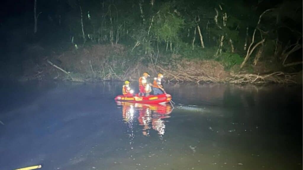 Pai morre ao tentar salvar filho de afogamento