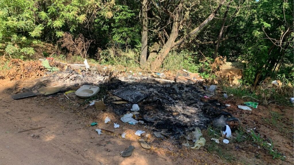 Queimada em lixo irregular causa alerta em Camaquã