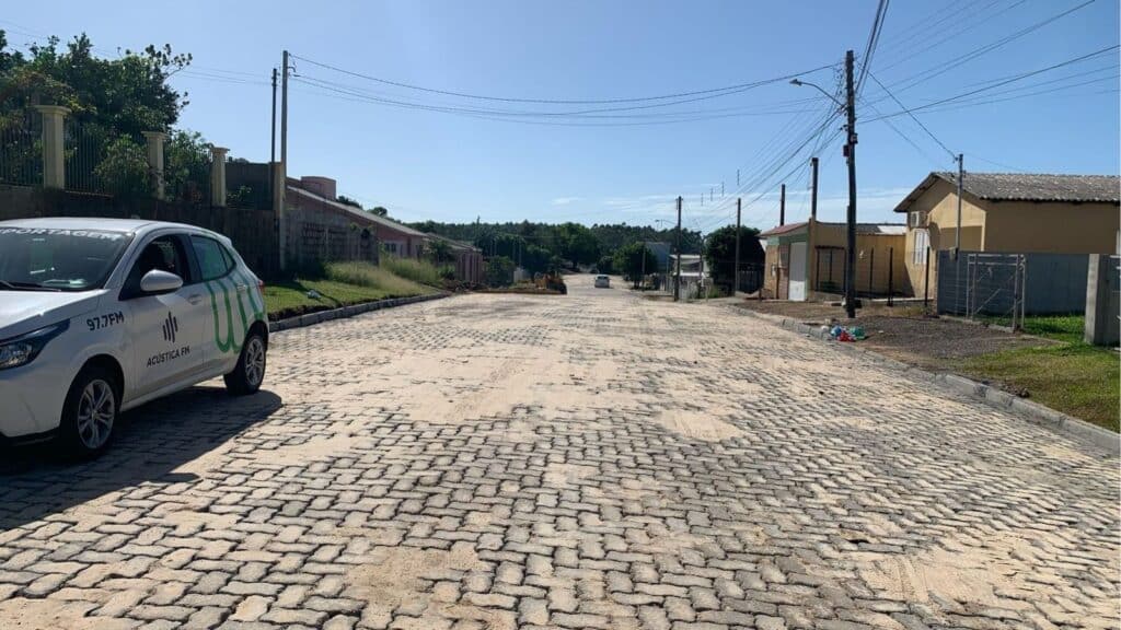 Rua em Camaquã é calçada após mobilização de moradores