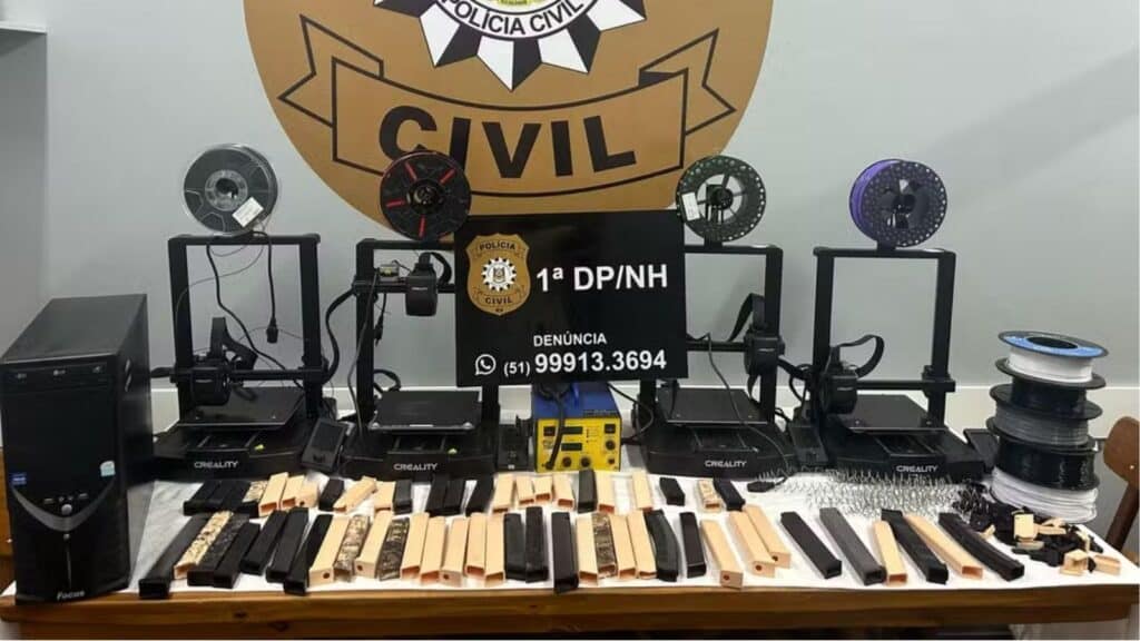 Polícia desarticula fábrica clandestina de armas com impressoras 3D