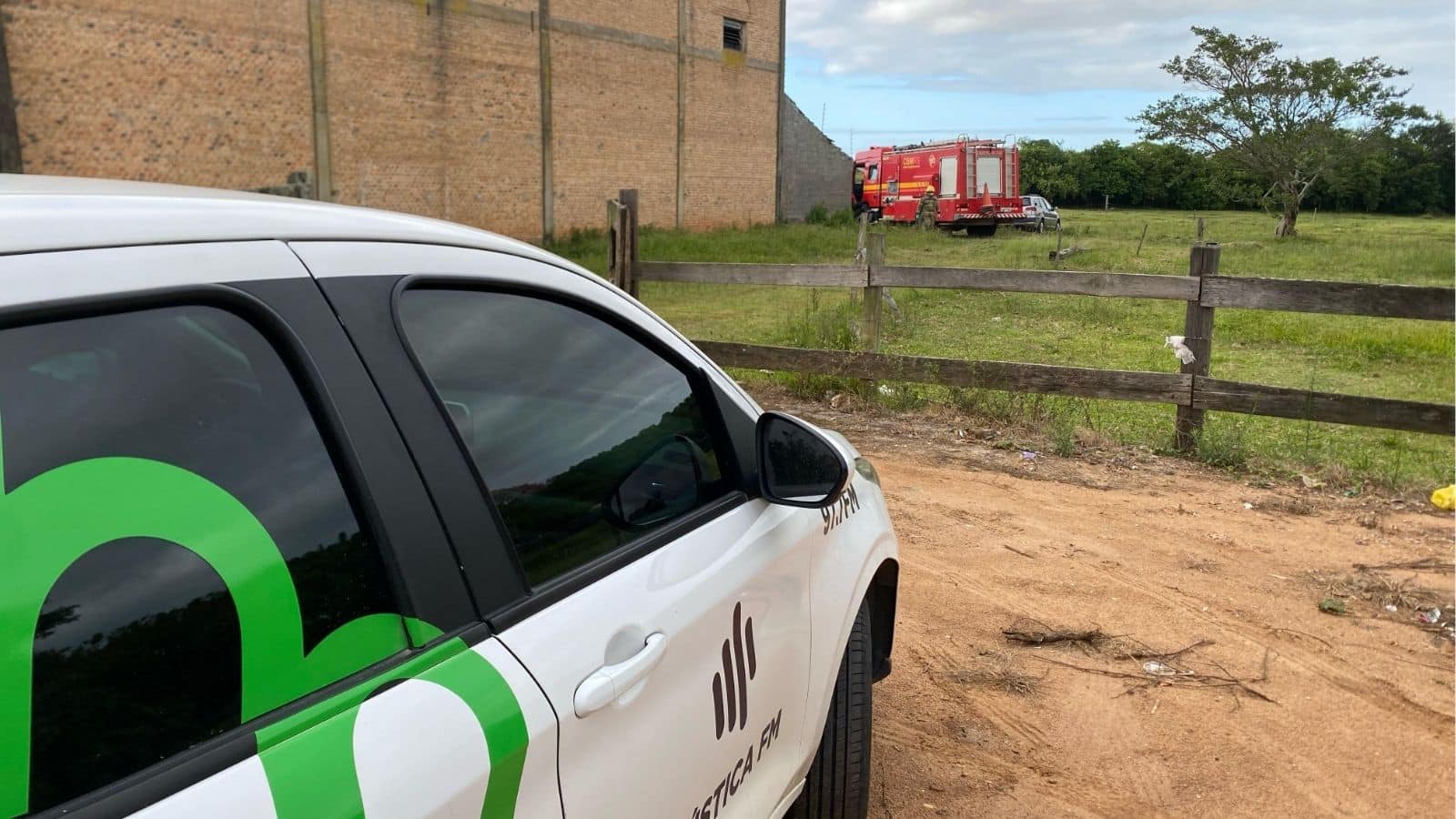 Bombeiros controlam princípio de incêndio em área de campo em Camaquã