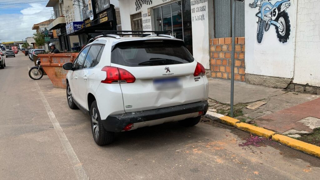 Colisão deixa passageira ferida no centro de Camaquã