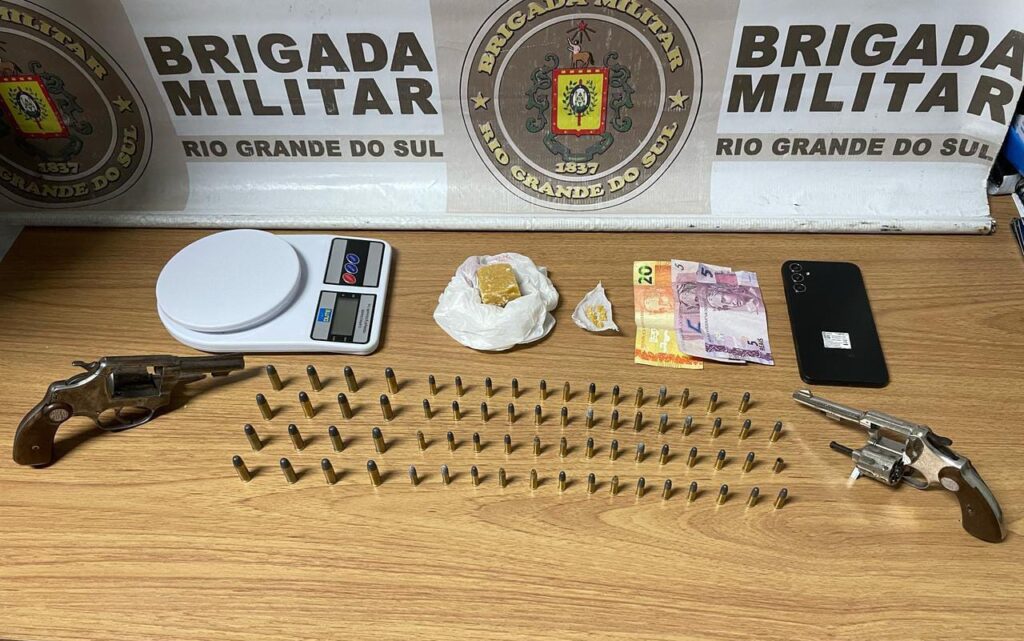 Força Tática prende homem e apreende drogas, armas e munições em Dom Feliciano