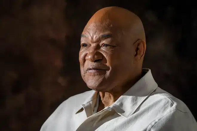 Morre George Foreman, ex-campeão mundial de boxe e ícone do esporte