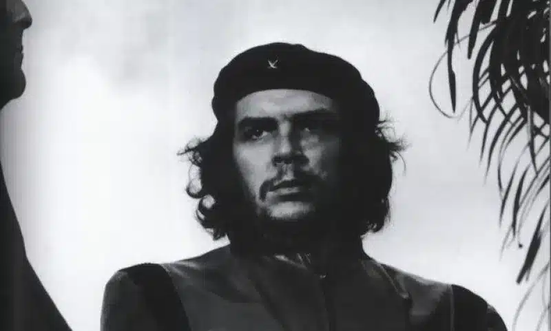 Hoje na história - 05 de março - a célebre fotografia de Che Guevara