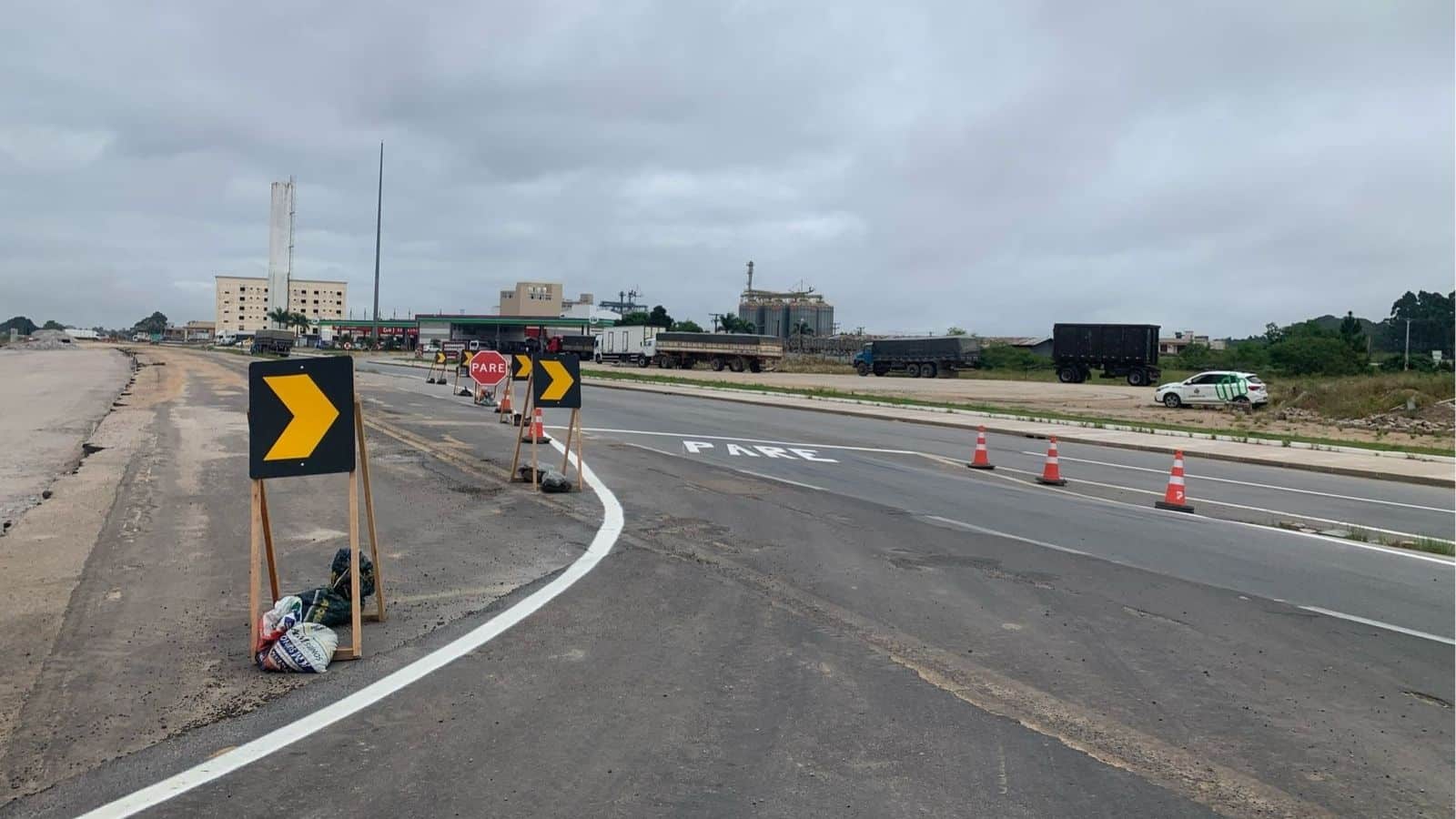 Trânsito modificado no trevo de acesso da BR-116 em Camaquã