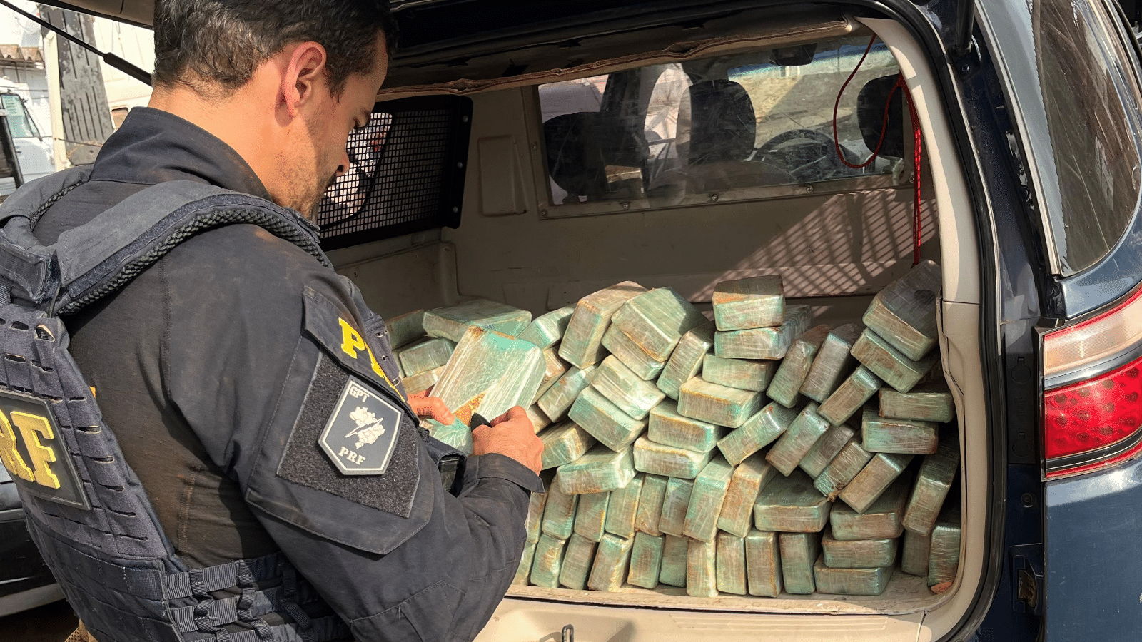 PRF apreende quase 100 quilos de pasta base de cocaína em Ijuí