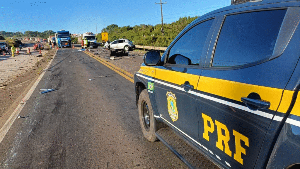 Acidente entre carro e caminhão deixa quatro mortos em Soledade
