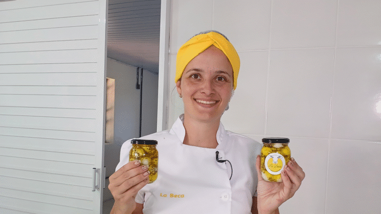 Queijaria artesanal utiliza leite de ovelha na produção de derivados gourmet em Pelotas
