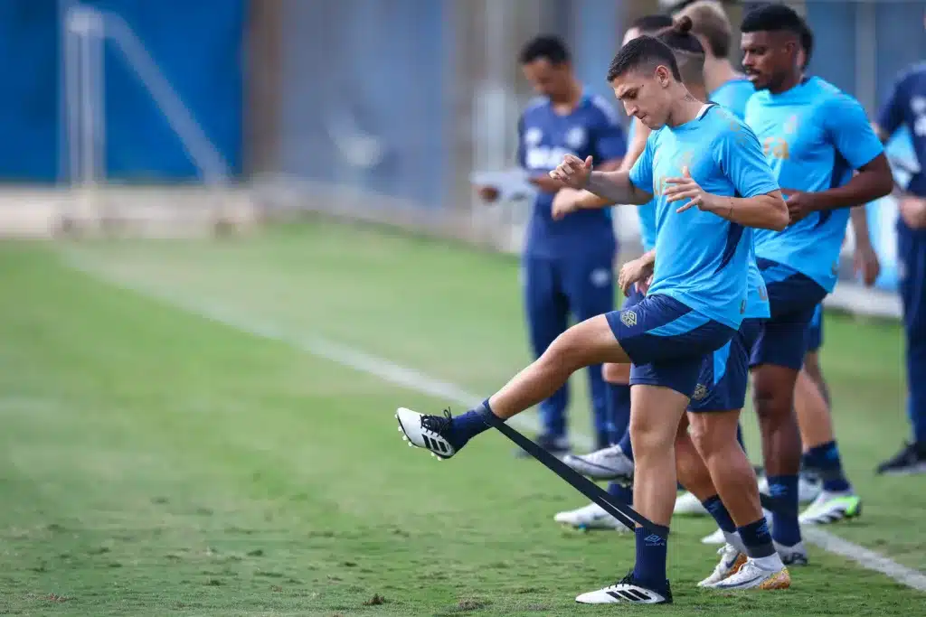 Grêmio enfrenta São Paulo em busca de afastamento do Z-4