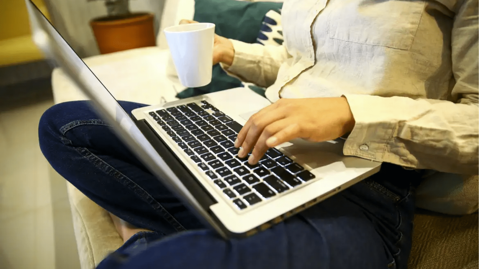 Golpes no Dia das Mães: veja como se proteger nas compras online