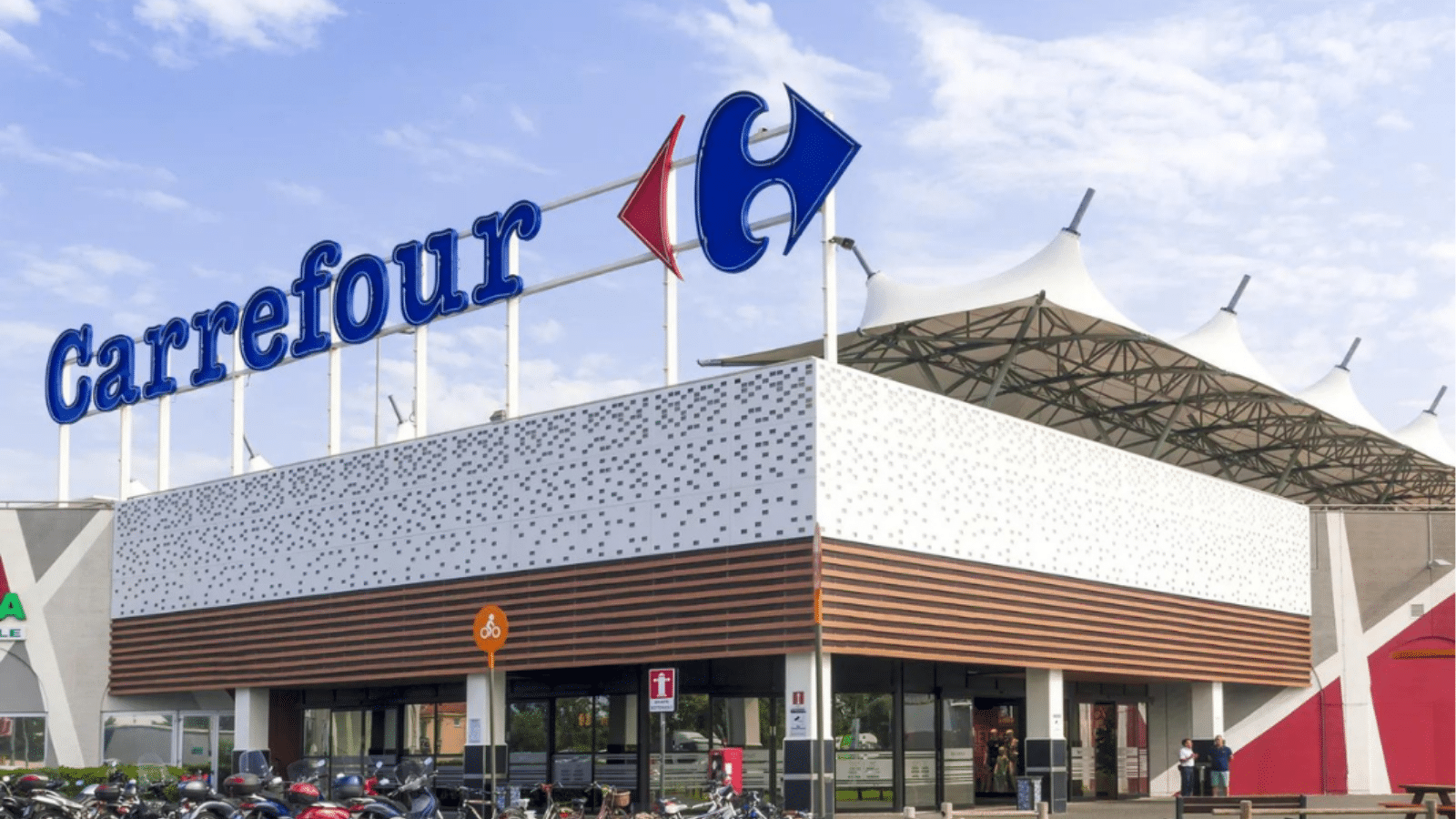Justiça torna Carrefour réu por vazamento de óleo diesel em Santos