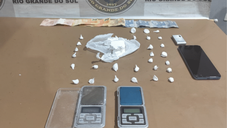 Força Tática prende traficante com delivery de drogas em Pelotas