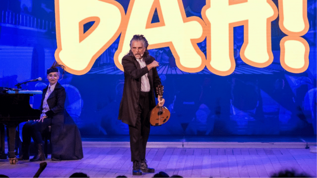 Gramado Summit promove espetáculo Sbørnia Kontr’Atracka em apresentação gratuita no Teatro Elisabeth Rosenfeld