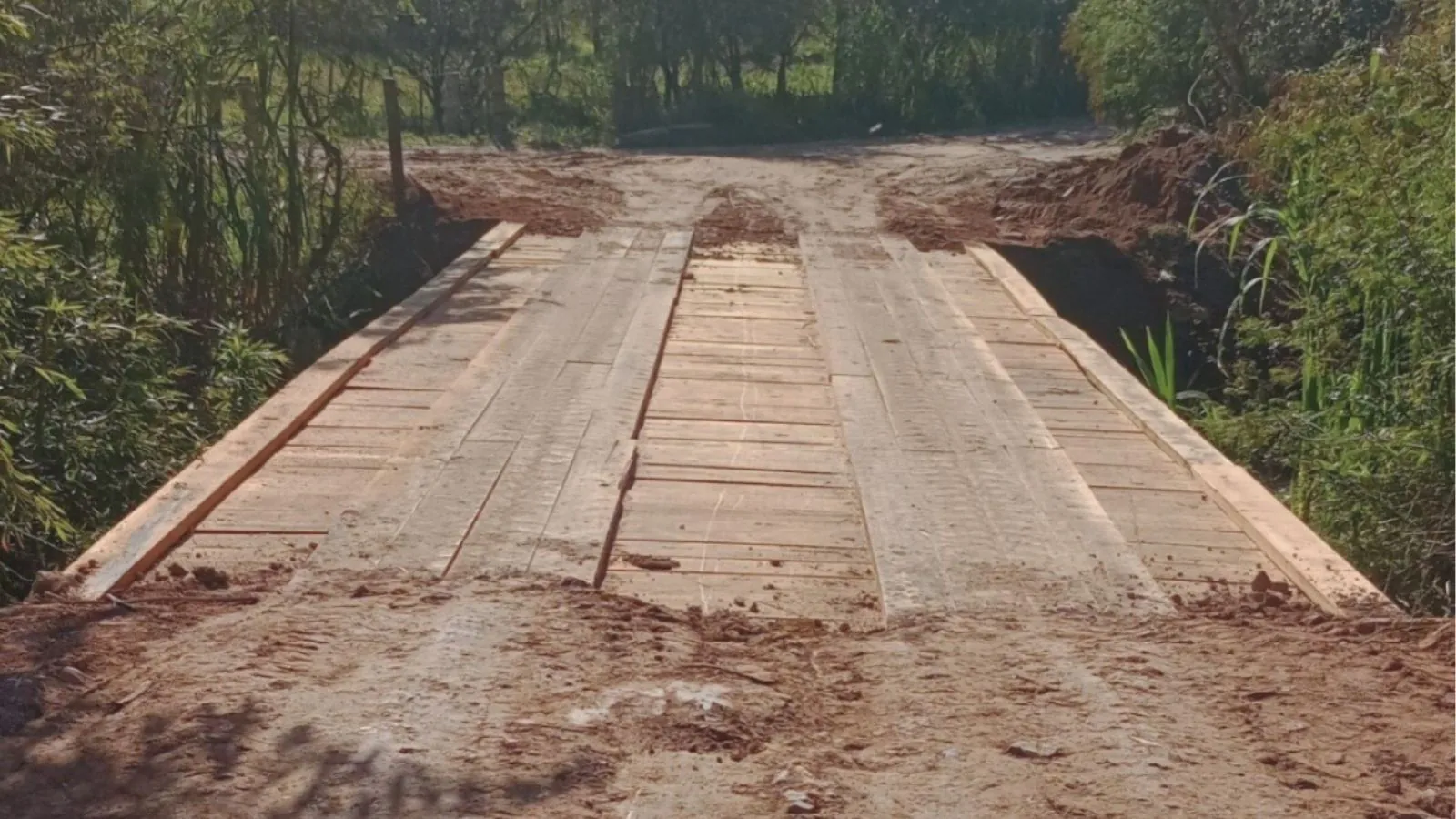 Ponte deteriorada pelo tempo é reconstruída em Camaquã