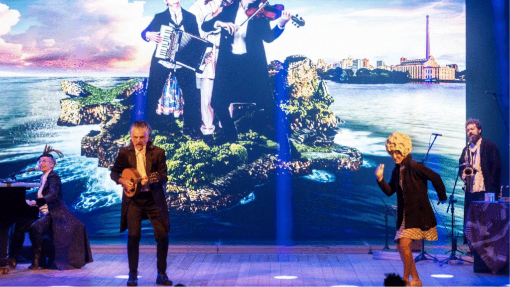 Gramado Summit promove espetáculo Sbørnia Kontr’Atracka em apresentação gratuita no Teatro Elisabeth Rosenfeld