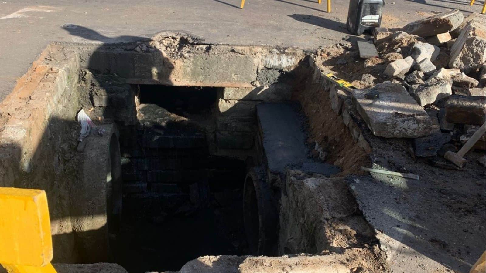 Trânsito apresenta bloqueio em função de obra no centro de Camaquã