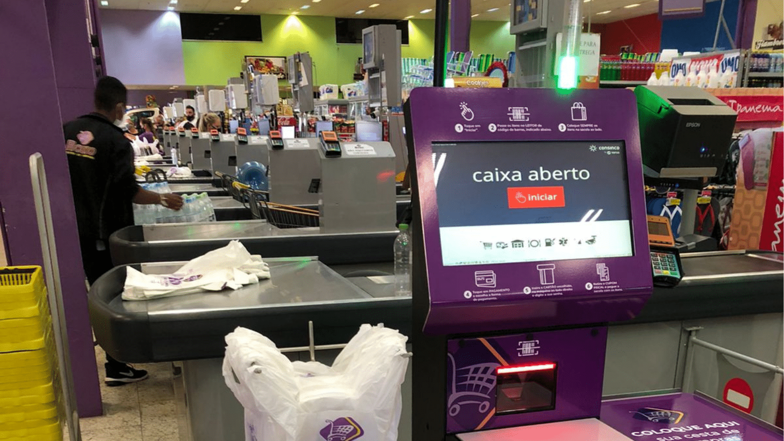 Roxo Centro de Compras abre vagas de emprego em Camaquã