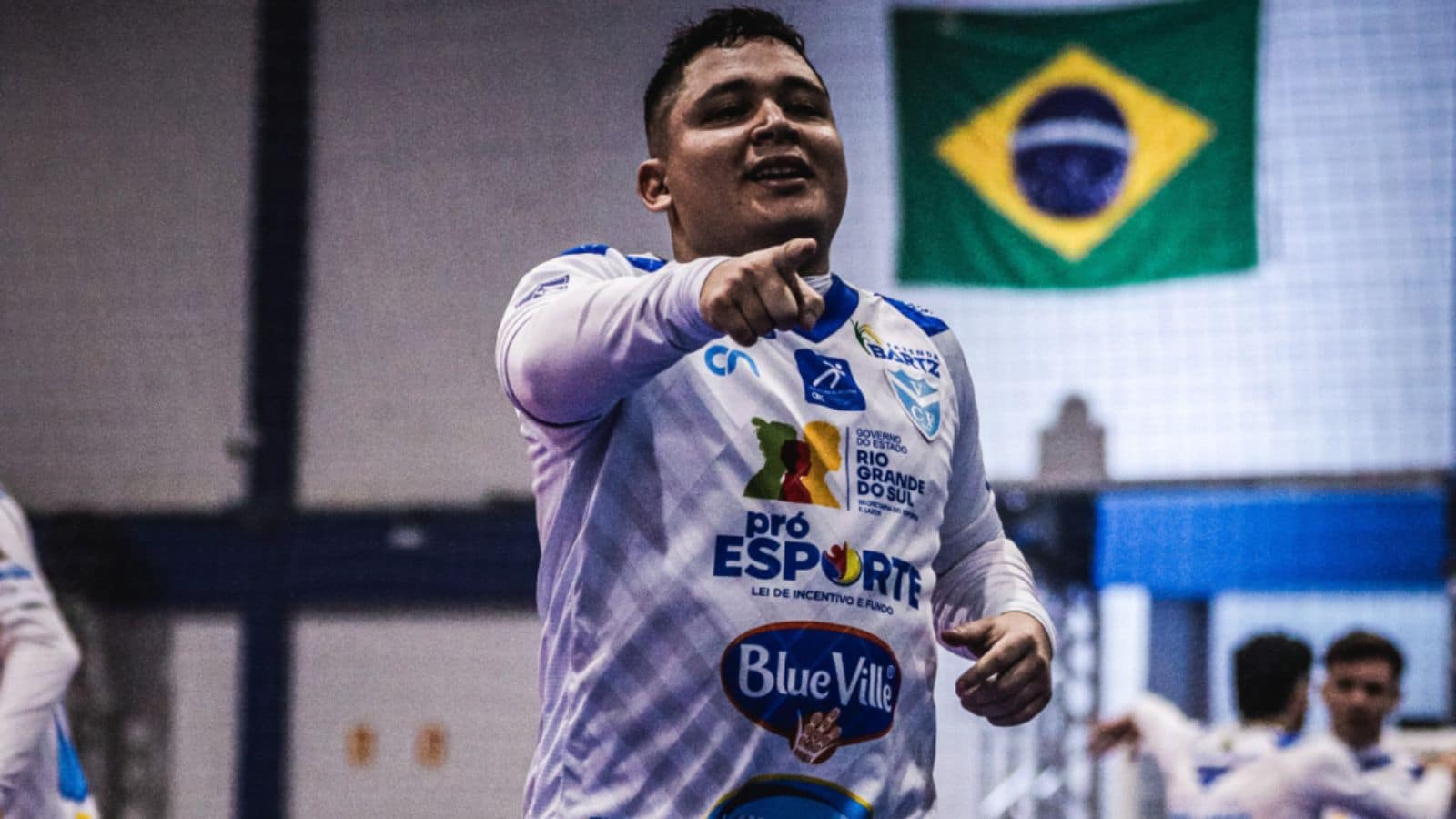 Vélez Camaquã vence São José e avança na Liga Nacional de Futsal