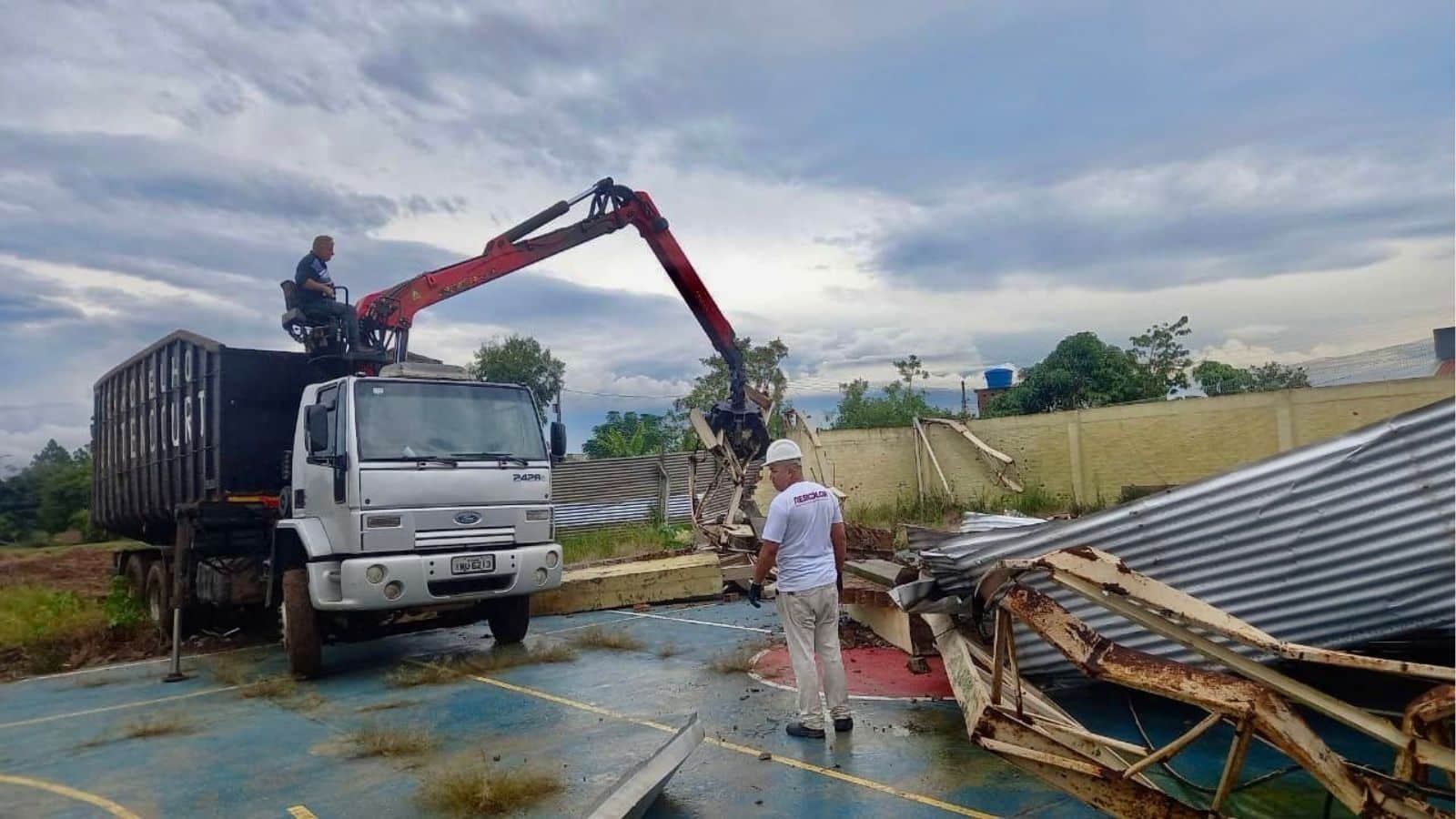 Começa obra de reconstrução de escola tingida por ciclone em Camaquã