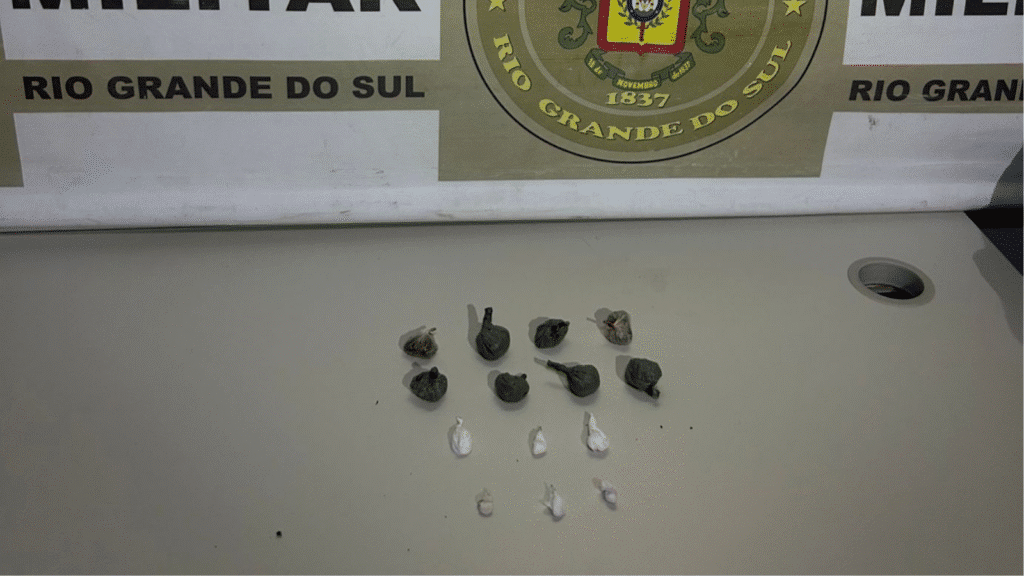 Traficante é preso com maconha, crack e cocaína em Canguçu