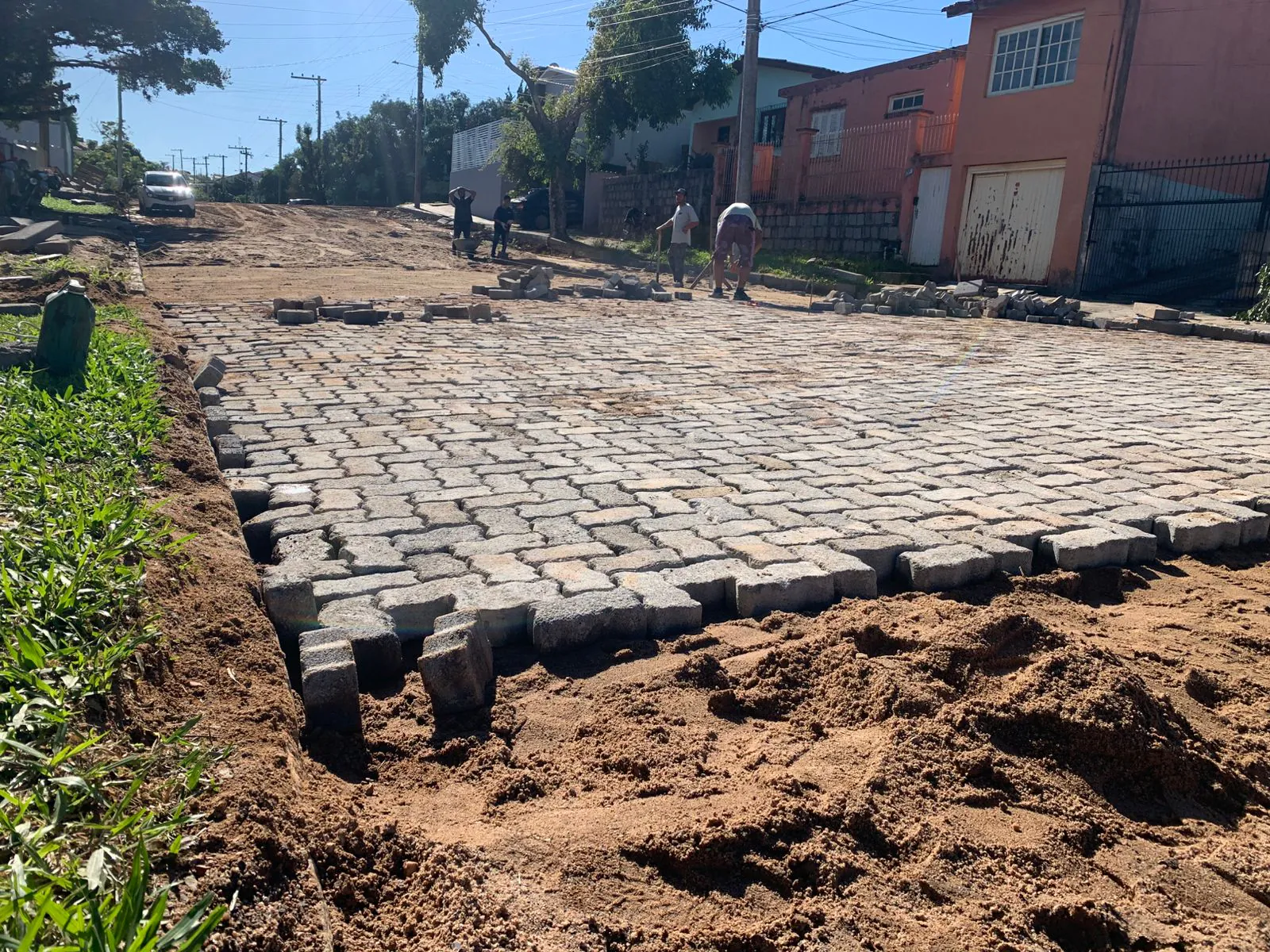 Obra de calçamento avança no Dona Tereza em Camaquã