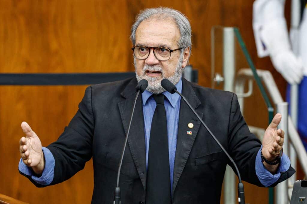 Deputado Victorino propõe lei de incentivo ao uso da IA no RS