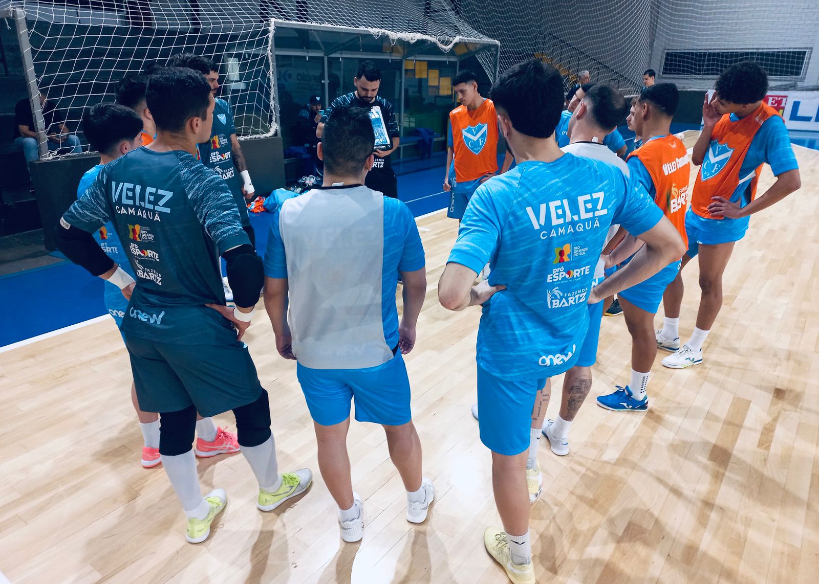 Vélez Camaquã enfrenta o Cascavel neste sábado (24) pela LNF