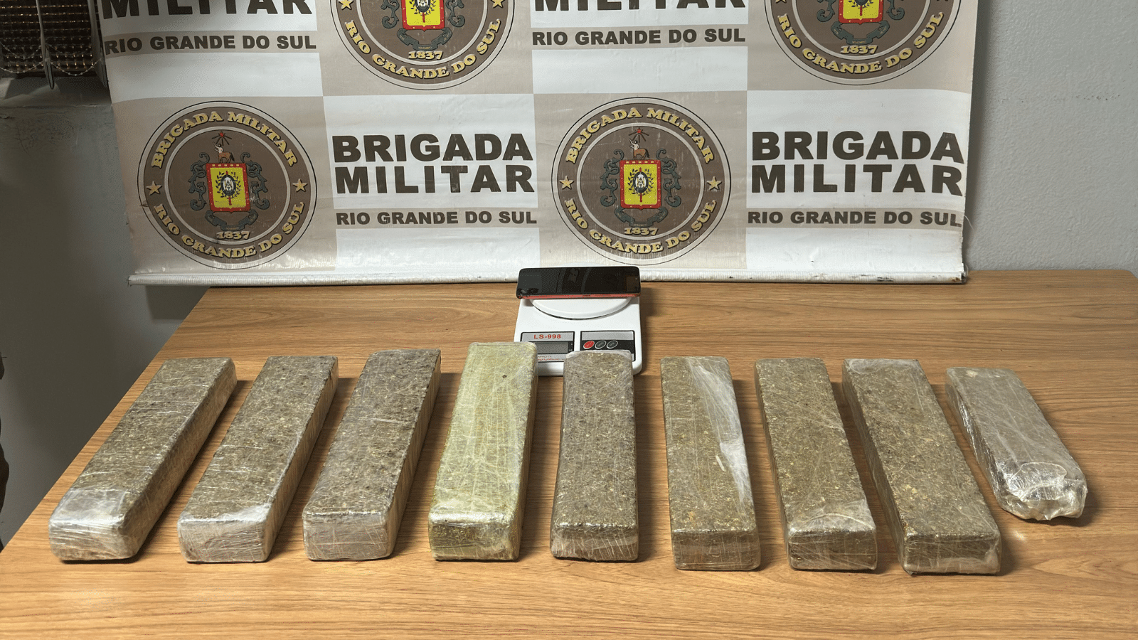 Brigada Militar prende traficante com mais de 7kg de maconha em Tapes