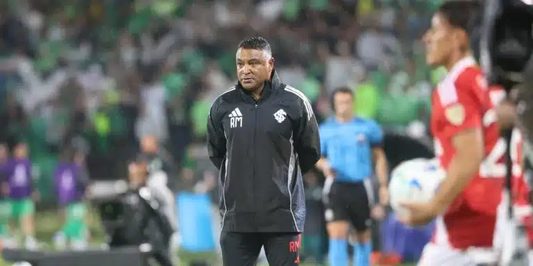 Técnico do Inter assume erros após derrota na Libertadores