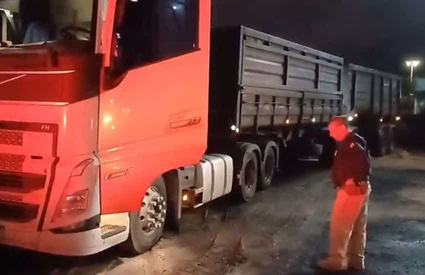 PRF intercepta carreta com 40 toneladas de excesso de peso na BR-290