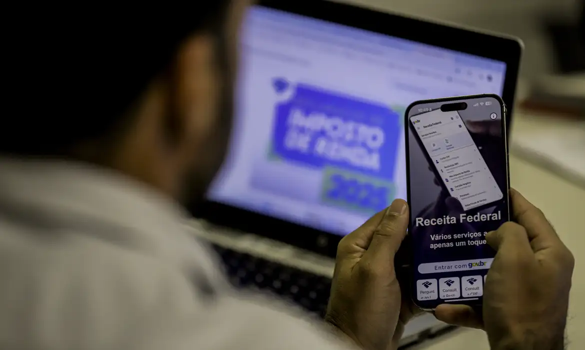 Restituição do IR 2025: receita paga R$ 11 bilhões no primeiro lote