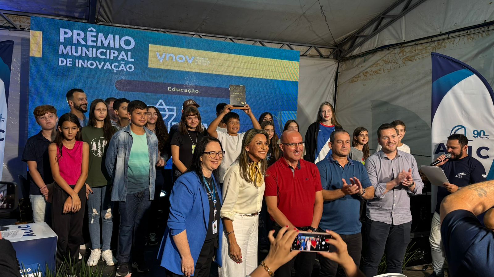 Cerimônia de entrega do Prêmio Municipal de Inovação 2025 acontece na ExpoCamaquã 2025. Foto: Rodrigo Vicente | Acústica FM