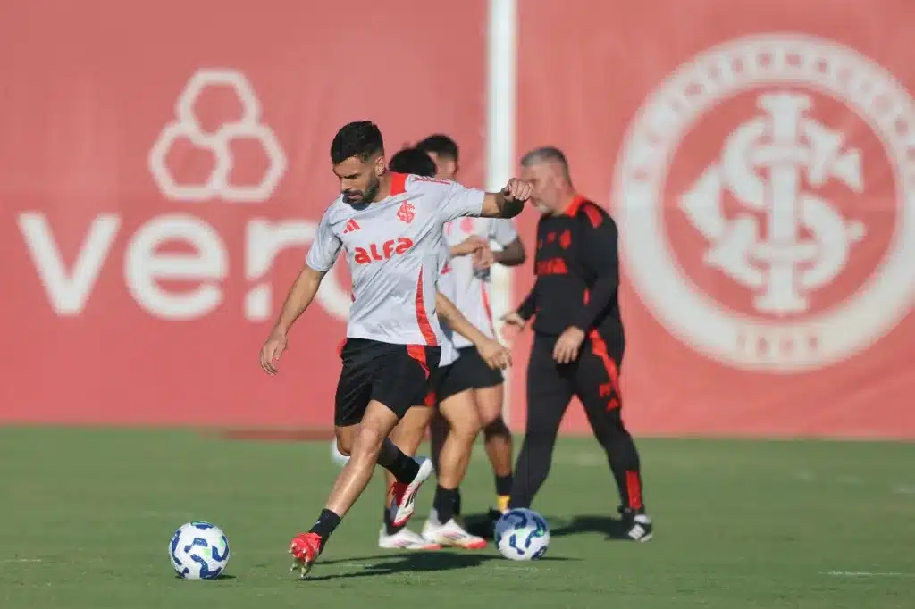 Internacional volta com jogadores poupados e enfrenta Nacional
