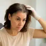 Como cobrir cabelos brancos em minutos com esta tintura sem cheiro