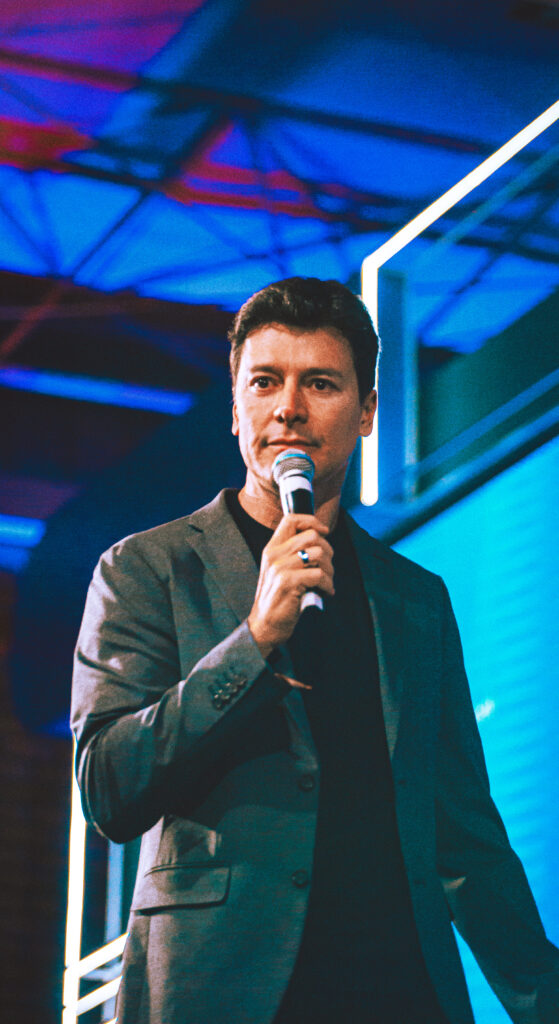 “Todos somos uma marca que precisa ser lembrada”, avisa Rodrigo Faro na Gramado Summit