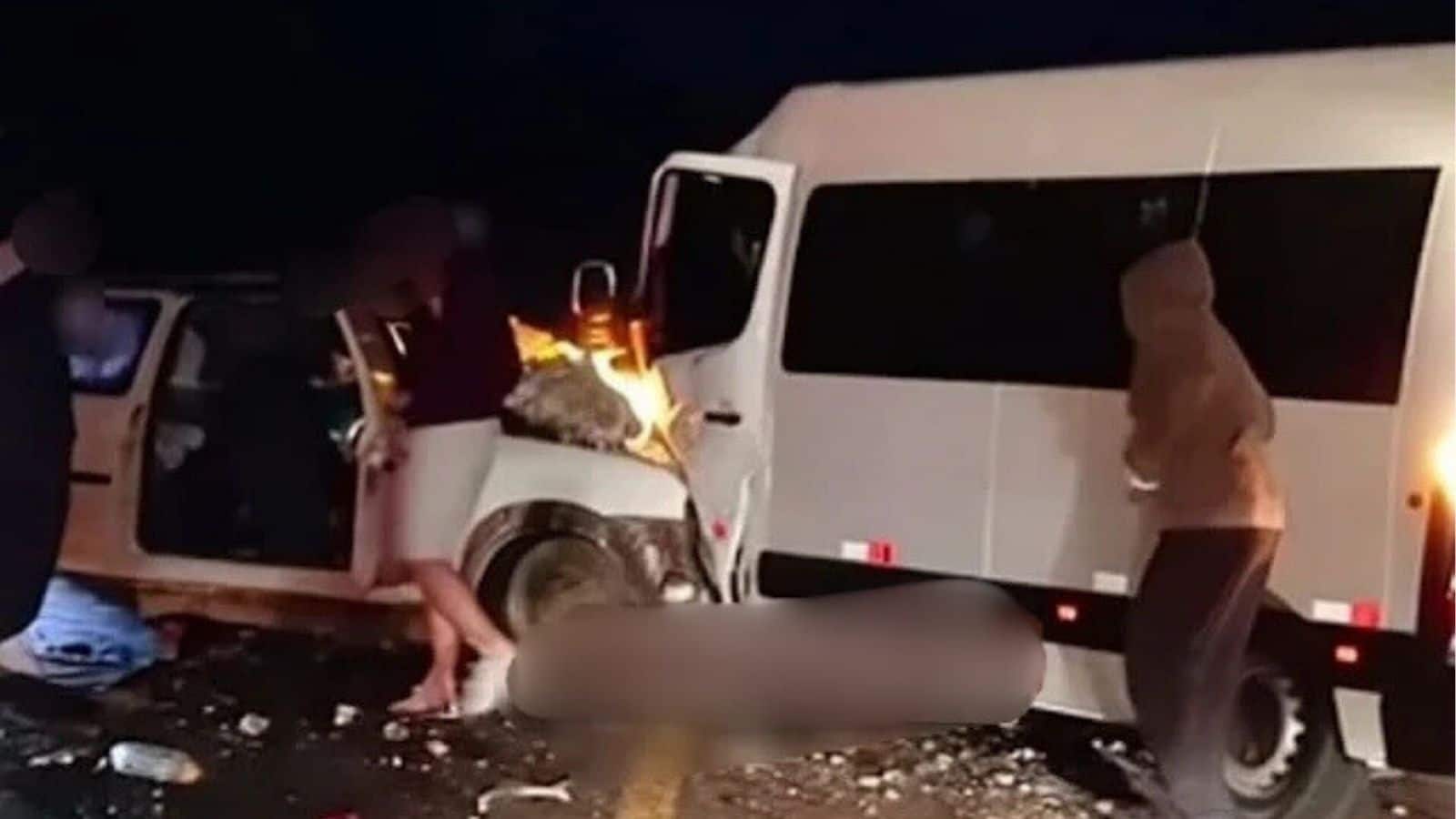 Van com placas de São Lourenço do Sul se envolve em acidente com morte na BR-116