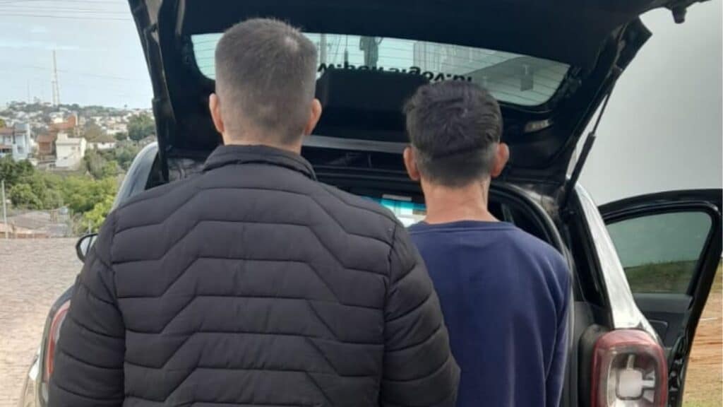 Polícia de Camaquã prende foragido por tráfico de drogas